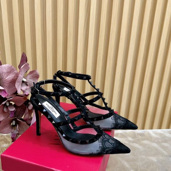 Valentino Rockstud Pump Black Patent Sz 38